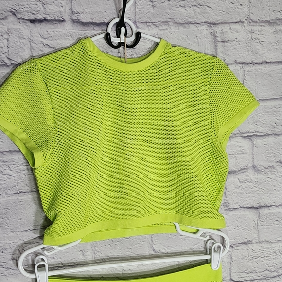 NWOT 2pcs SKIMS PERFORATED SEAMLESS LEGGING AND CROPPED TOP/LIME/3XL - Picture 5 of 14